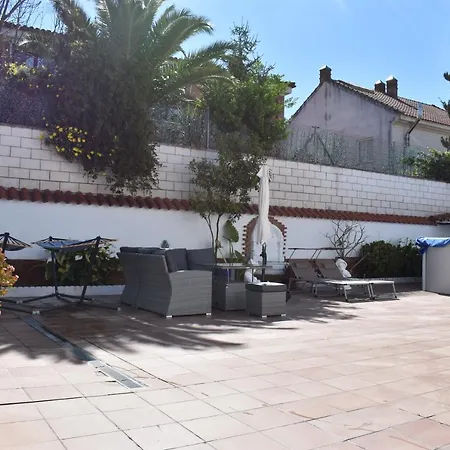 R66 Апартаменты Касерес